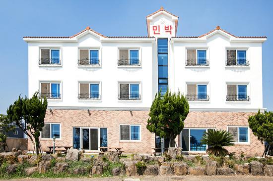 Purmir Pension مدينة سيوجويبو المظهر الخارجي الصورة